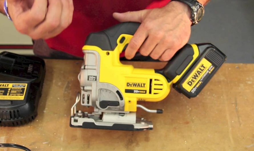 Jigsaws in Carpentry: Versatility, Control, and Precision